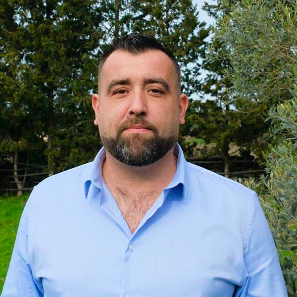 christophe senise 39 ans manager de proximite. auto entrepreneur jpg scaled